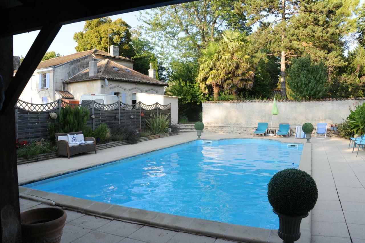 Chalet De La Laigne Allas-Bocage Exterior photo